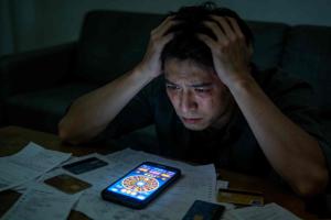 从老板到打工人：网络赌博诈骗让我用三年偿还五年荒唐